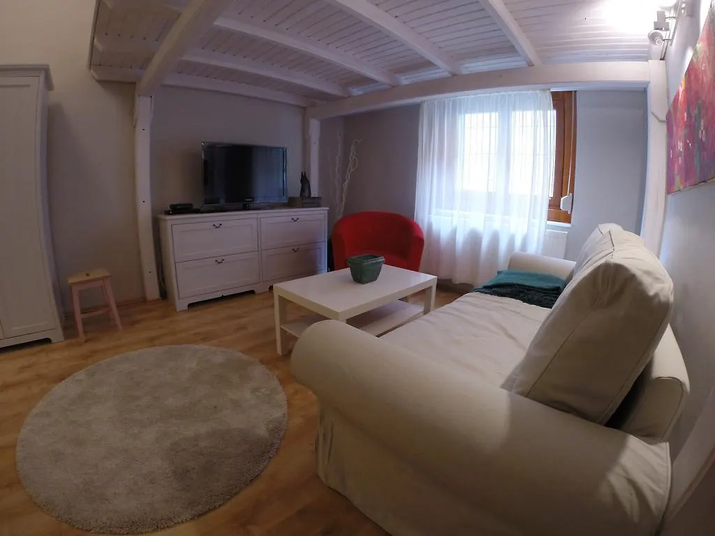 Rumbart Apartman Budapeste 0*,